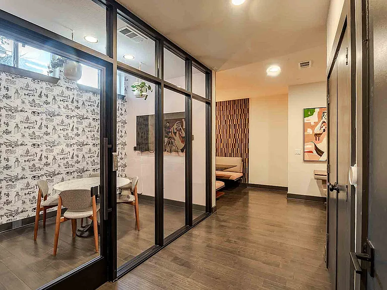 21-Pearl-Apartments-Near-UT-Austin-Study-Rooms