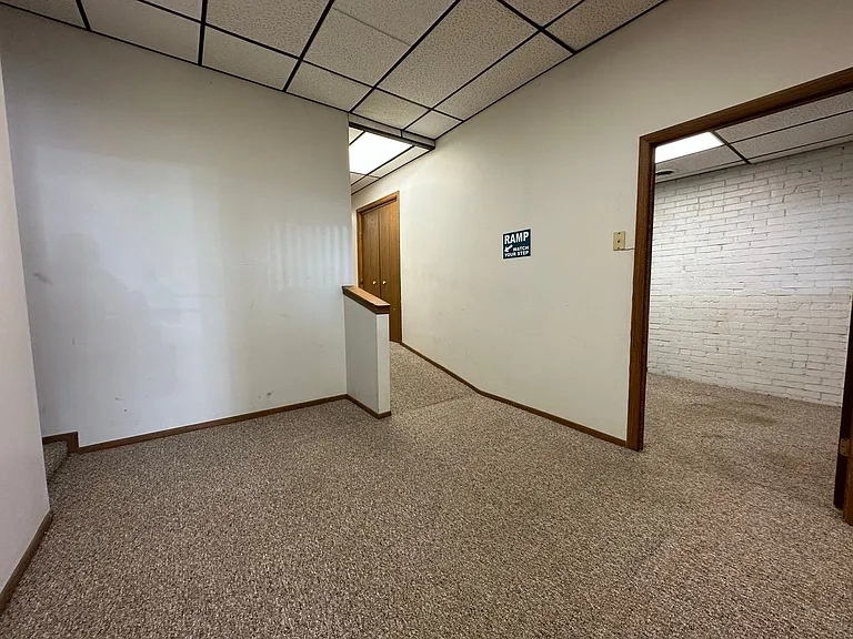 3528 Boulevard Of The Allies — Photo 4