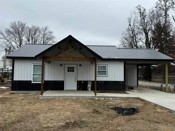 1154 W Pine St, Westville, OK 74965