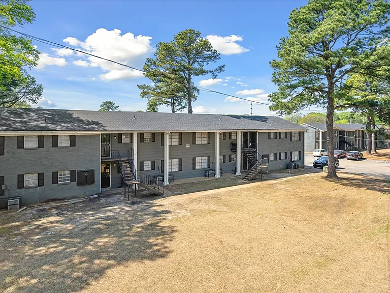 Graceland Pointe Apartments: Modern Style, Excellent Value in Memphis — Photo 15