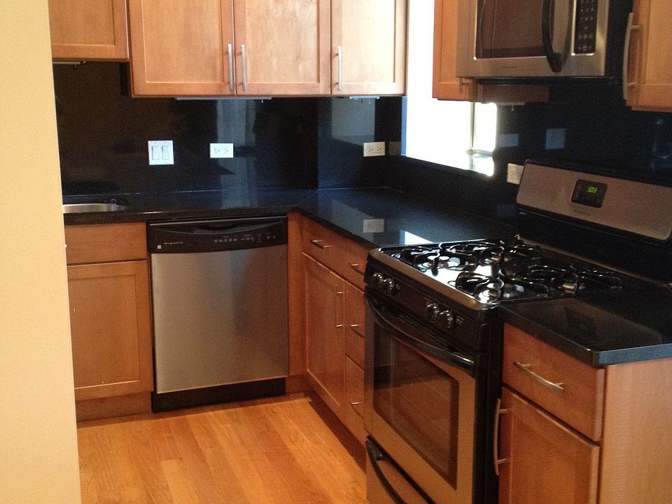 Granite/Stainless Kitchen