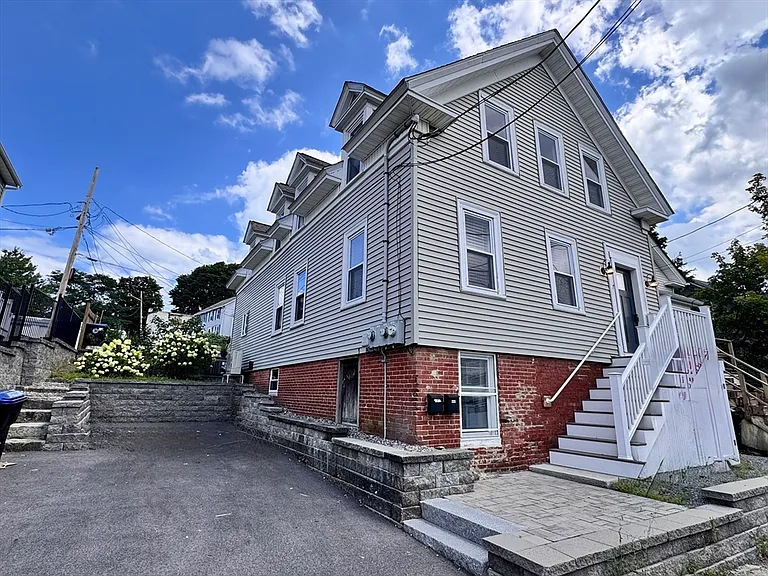 7 Hardy St #2 — Photo 1