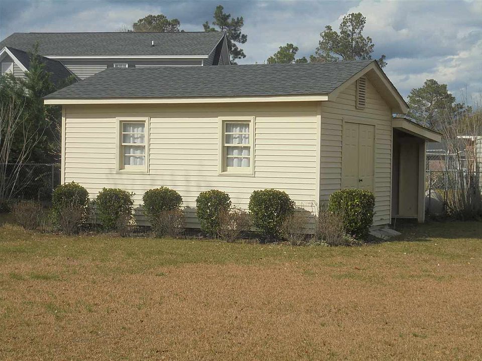 2nd image of 204 English Park Rd