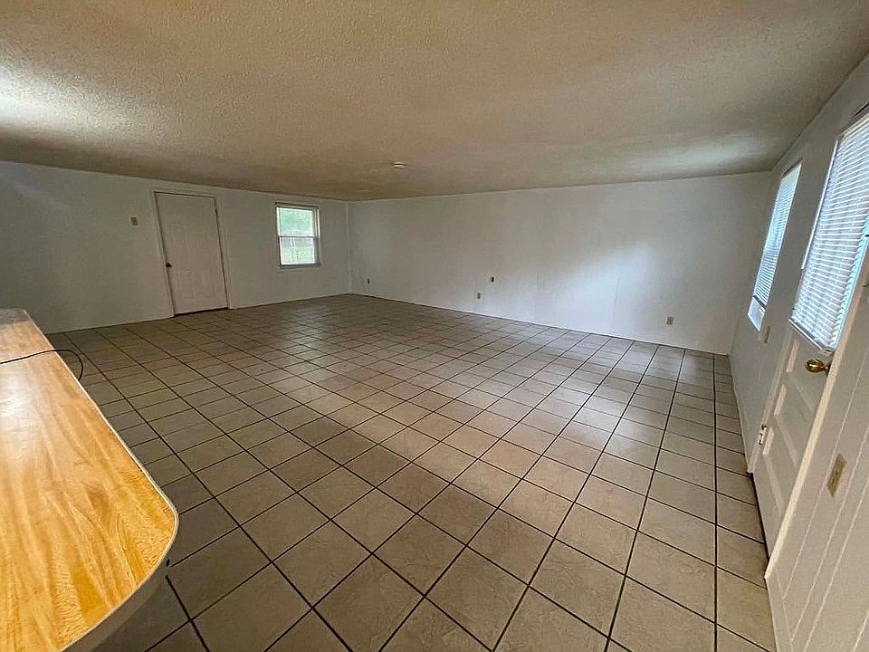1st image of 2305 Vivian Dr