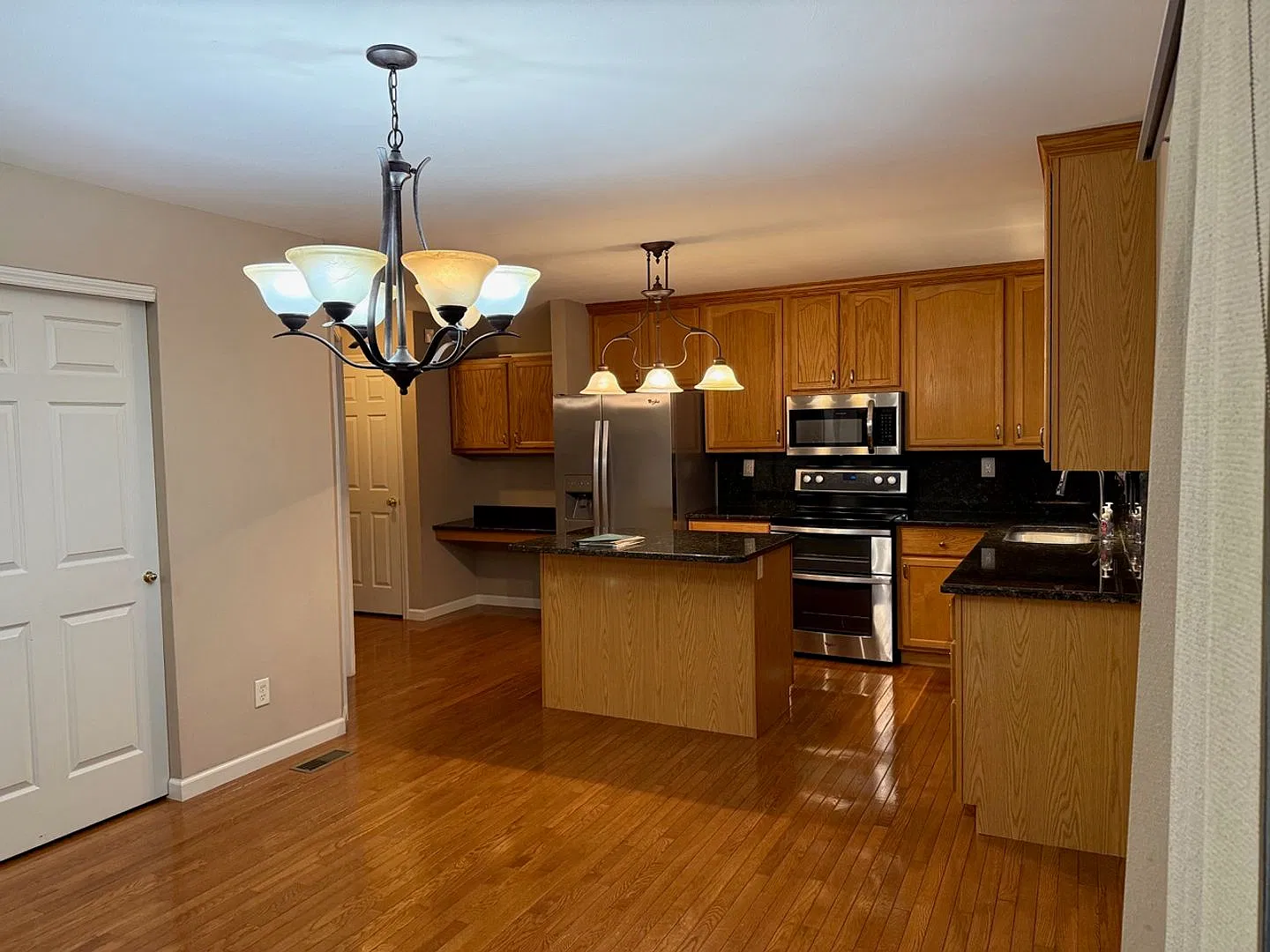3071 Crystal Lake Drive | Oakville 63129 — Photo 4
