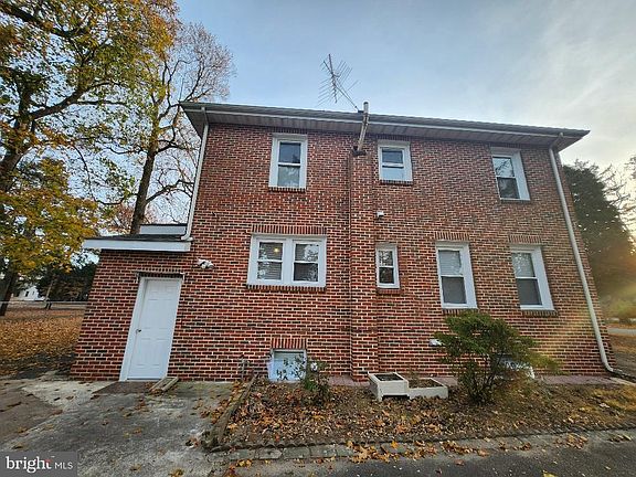 4th image of 2198 E Landis Ave
