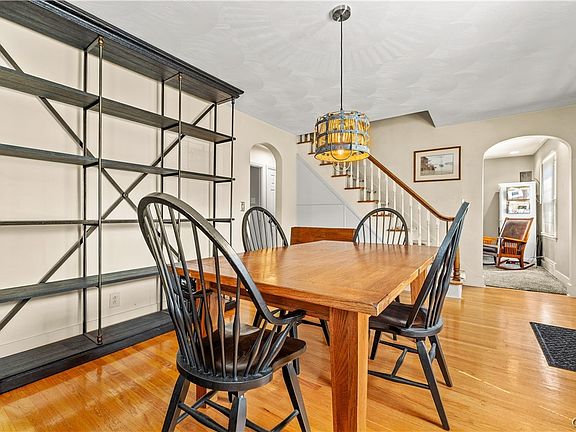5th image of 815 James St