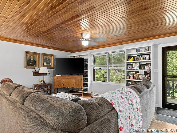 4th image of 3035 E County Road 500 S