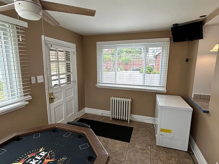 930 Ridge Ave — Photo 105