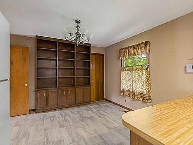 Dining room with built-ins