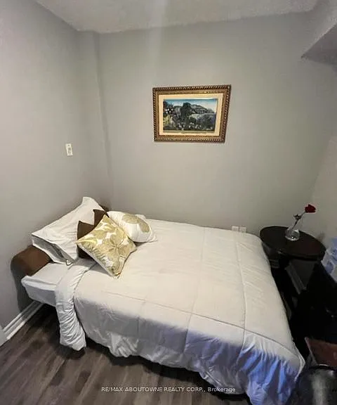 1370 Main St E #406 — Photo 8