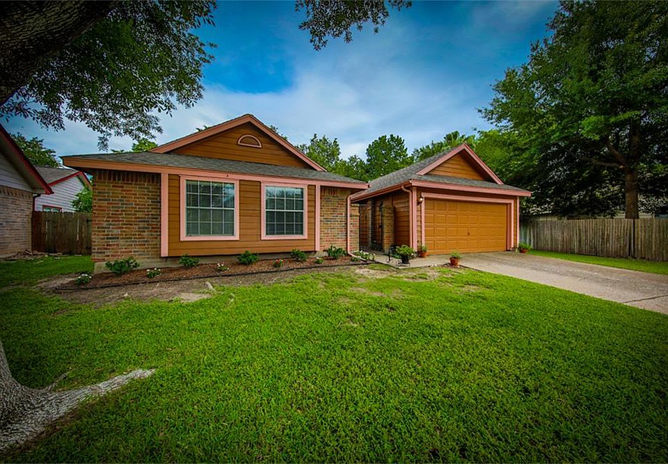 1st image of 8442 Greenleaf Lake Dr