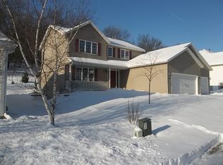 1960 Fox Valley Dr SW, Rochester, MN 55902