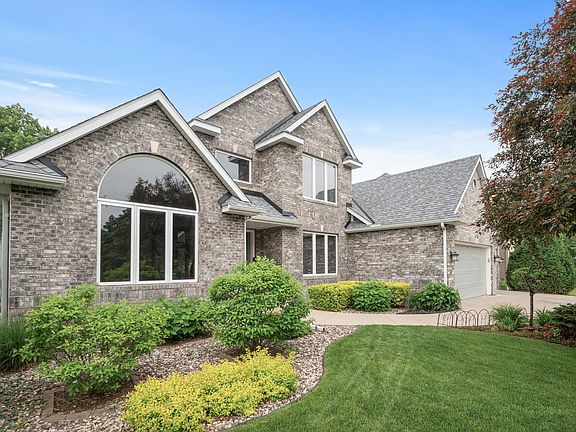 3rd image of 130 Wexford Heights Dr