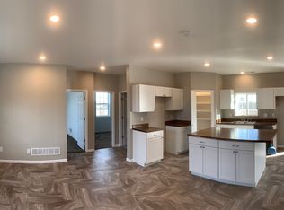 7196 Tanwood Dr, Fulton, MO 65251
