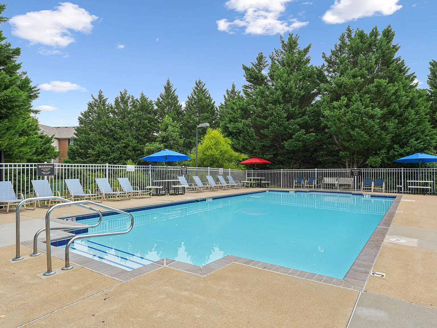 Crestview Apartments — Photo 3