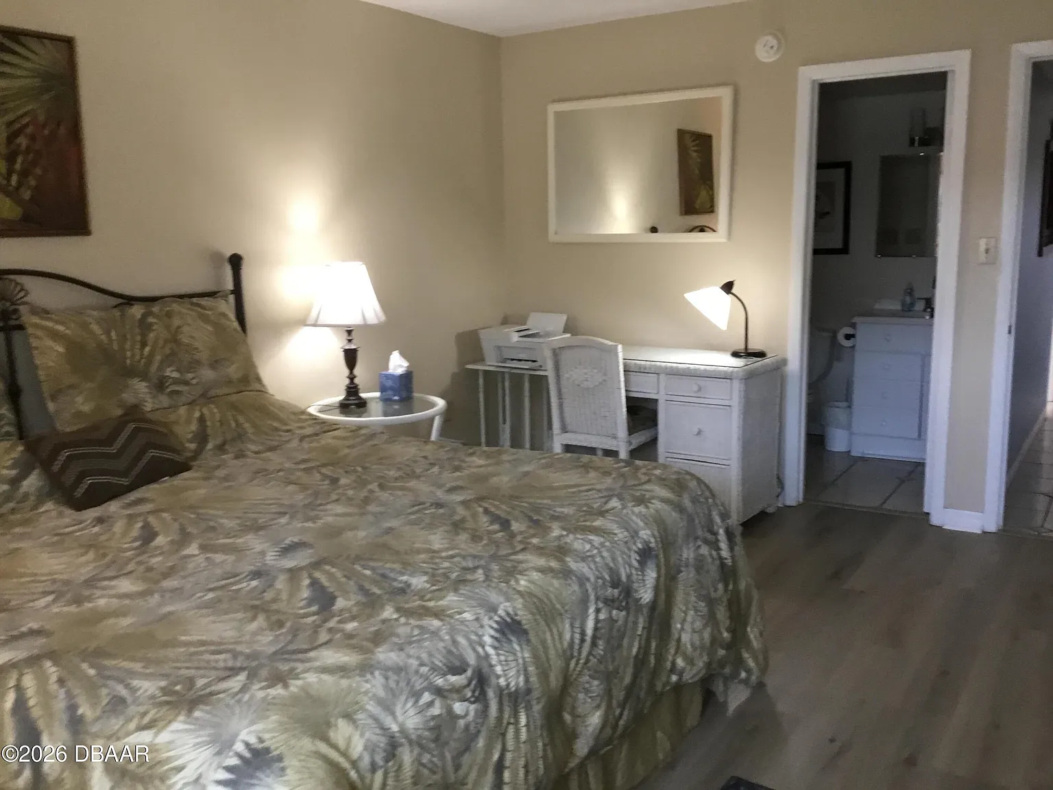 2 bed, 2.0 bath, 1080 sqft, $4,050 — Photo 3