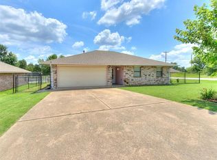 3700 Redbud Dr, Spencer, OK 73084