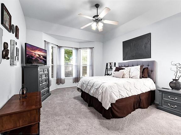 4th image of 8916 Friendswood Dr