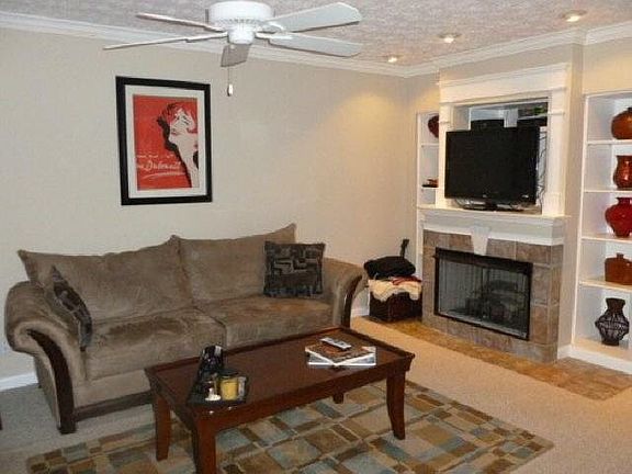 2nd image of 2624 Meadowlawn Dr SE