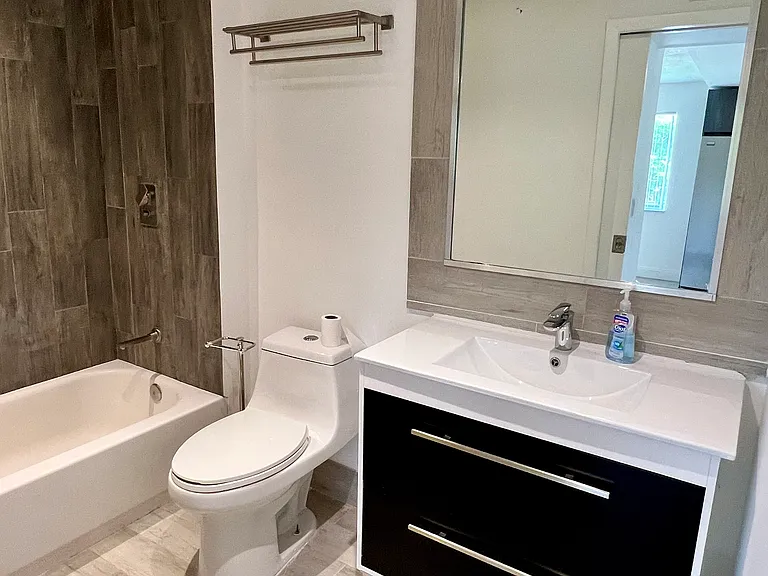 178 Lakeview Dr #201 — Photo 16