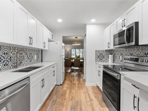 12750 SW 4th Ct APT 105J, Hollywood, FL 33027