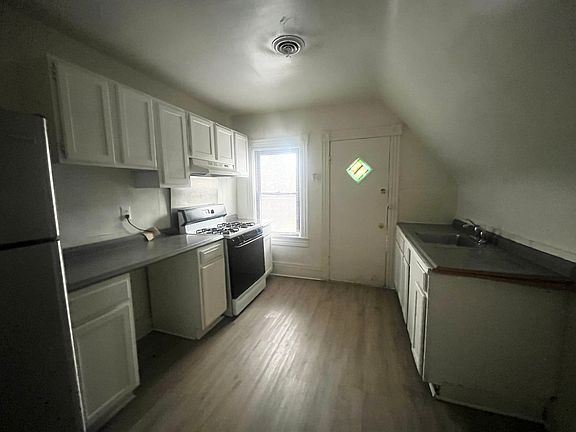 3rd image of 5117 Gwynn Oak Ave #1C