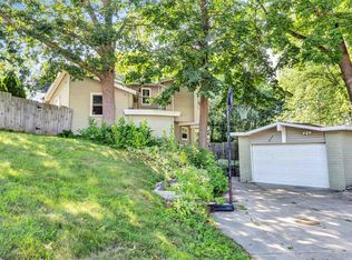 856 Alpine Dr, Green Bay, WI 54311