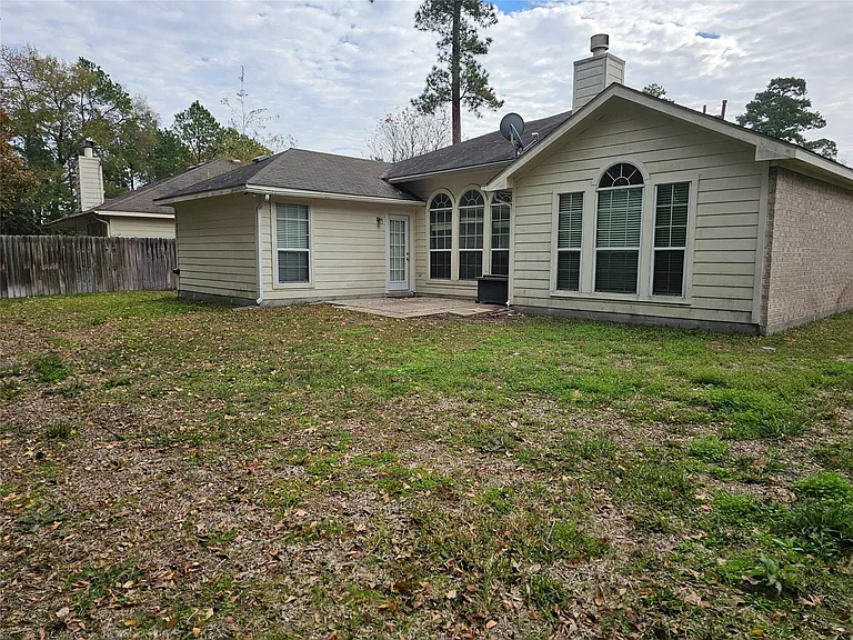 27182 Kings Manor Dr S — Photo 34