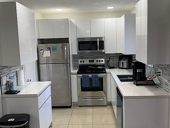 3rd image of 2461 Polk St APT 5
