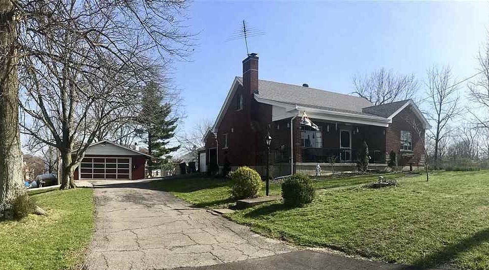 1st image of 715 Honeysuckle Dr