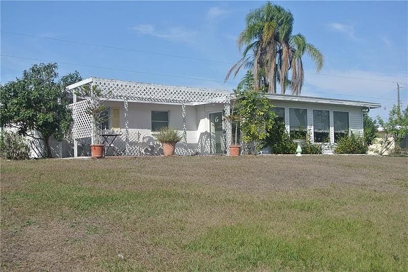 2nd image of 1779 Dagon Rd