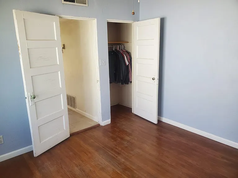 523 N Alameda Blvd #B — Photo 6