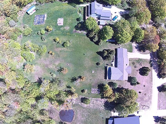 5th image of 21652 Ridge Rd