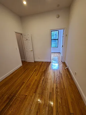 Rented by Point NYC | media 4