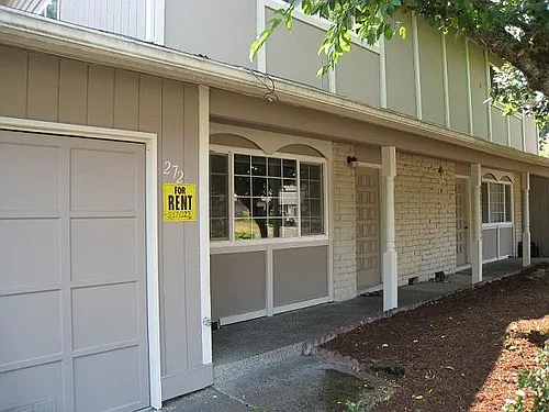272 146th Pl NE #A Photo 1