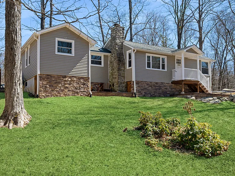 100 Poplar Ln — Photo 35