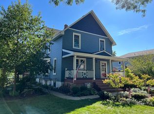 35 W Elm Ave, Roselle, IL 60172