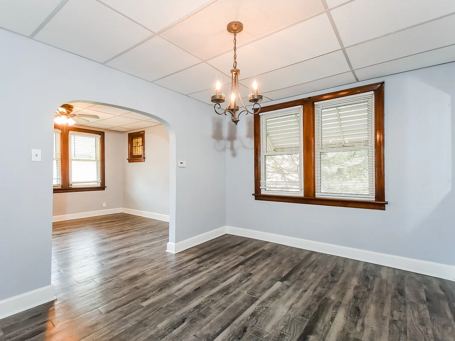 3 bed, 1.0 bath, 1400 sqft, $1,595 — Photo 2