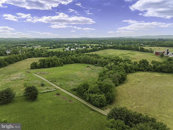 4th image of Mary Ln