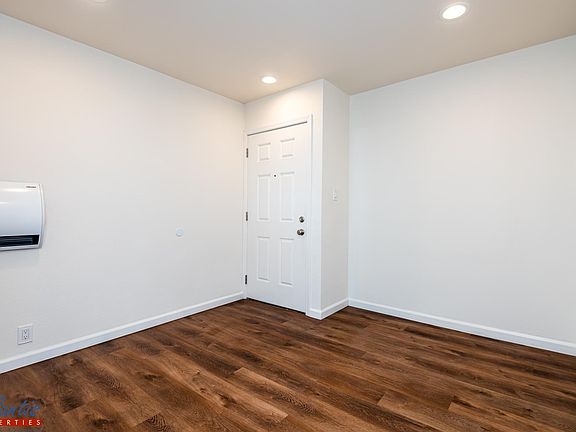 4th image of 123 Bixby St #4