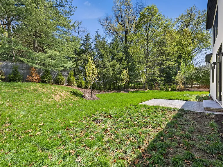 242 Hardenburgh Ave — Photo 49