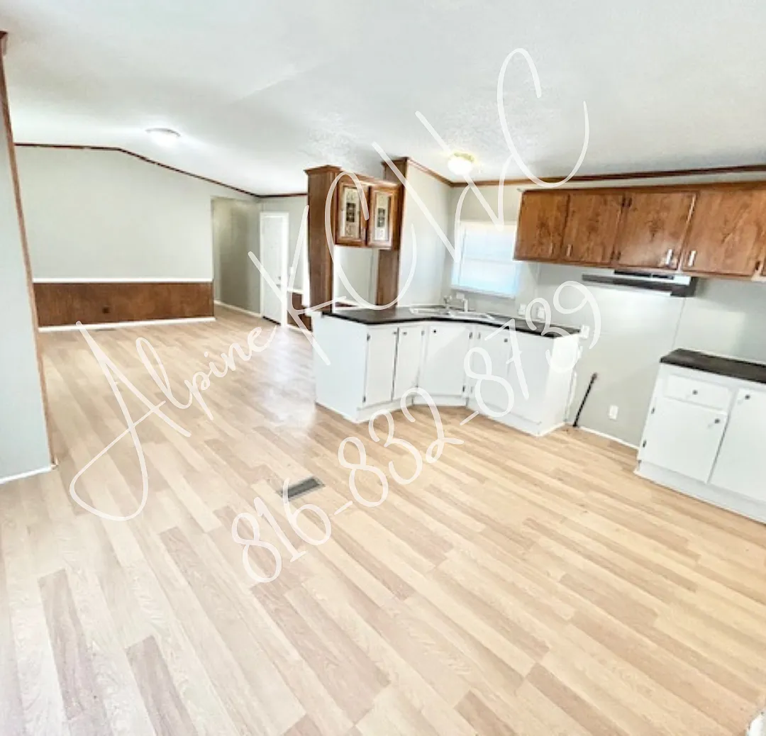 3 bed, 1100 sqft, $1,150 — Photo 2