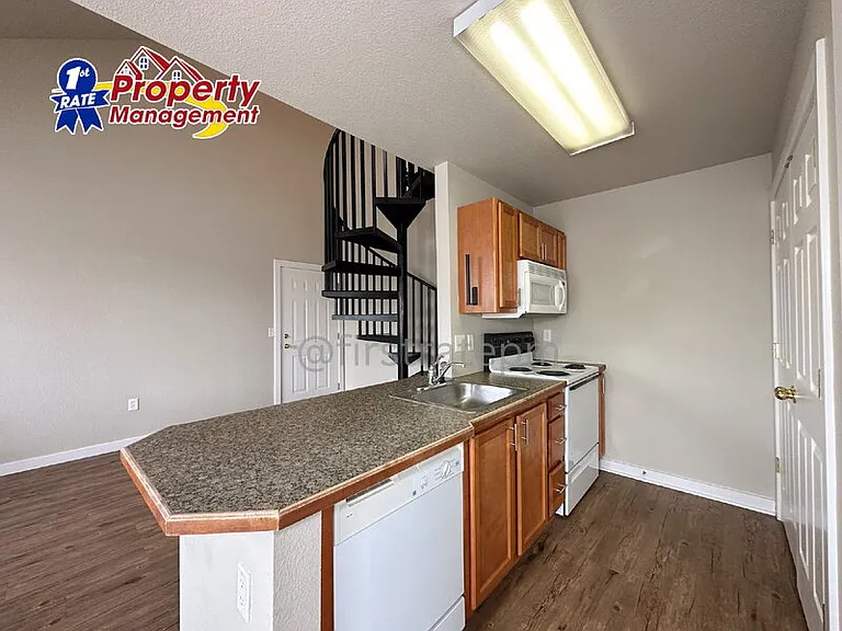 272 W Mallard Dr #207 — Photo 6