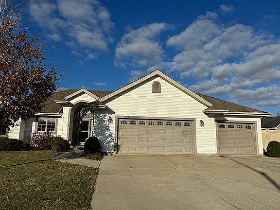 2nd image of 225 Highpoint Cir S