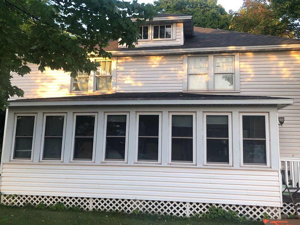 1st image of 116 N Pioneer Ave