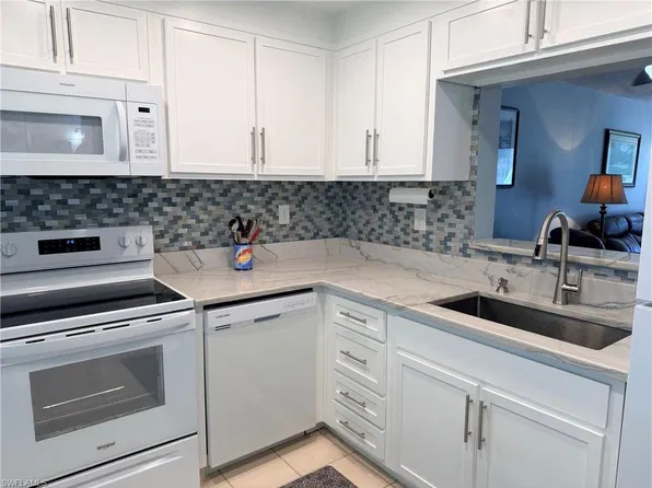 1580 Pine Valley Dr APT 112, Fort Myers, FL 33907