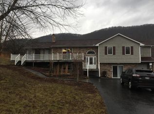 237 Smith Oaks Ln, Jacksboro, TN 37757