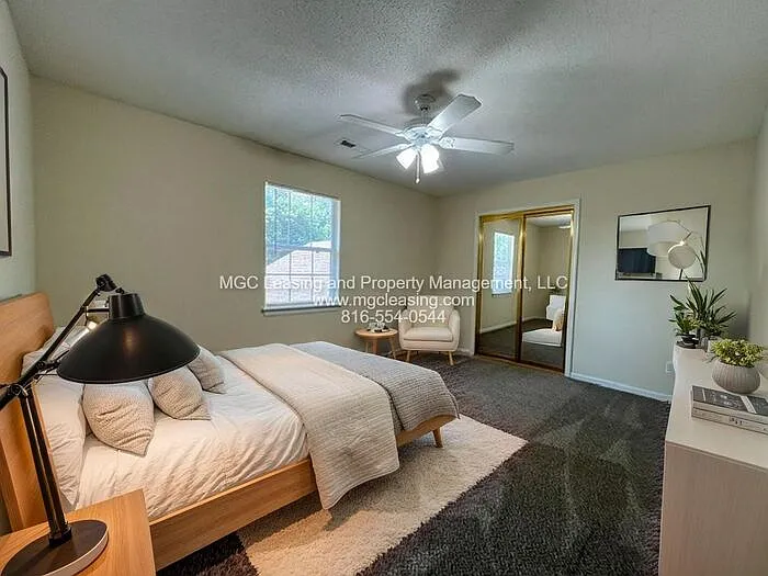 1845 NE Knollbrook St — Photo 5