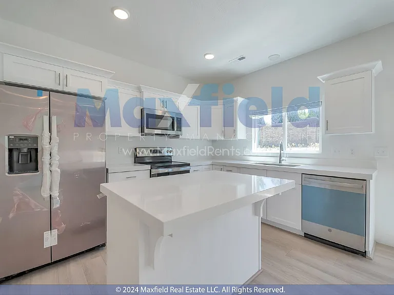 1592 N 1950 E — Photo 5